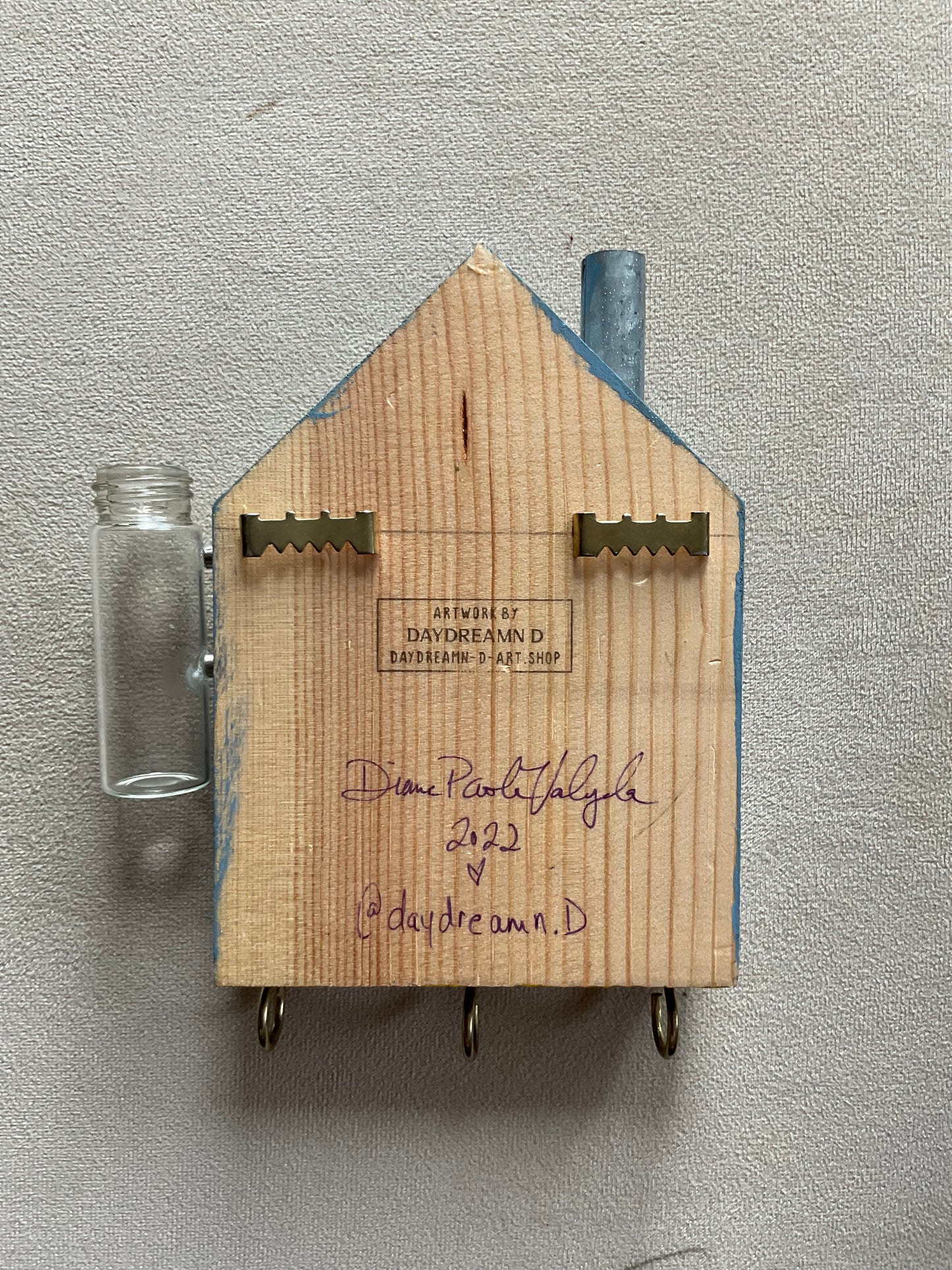 Wood House Snails propagation station key rack